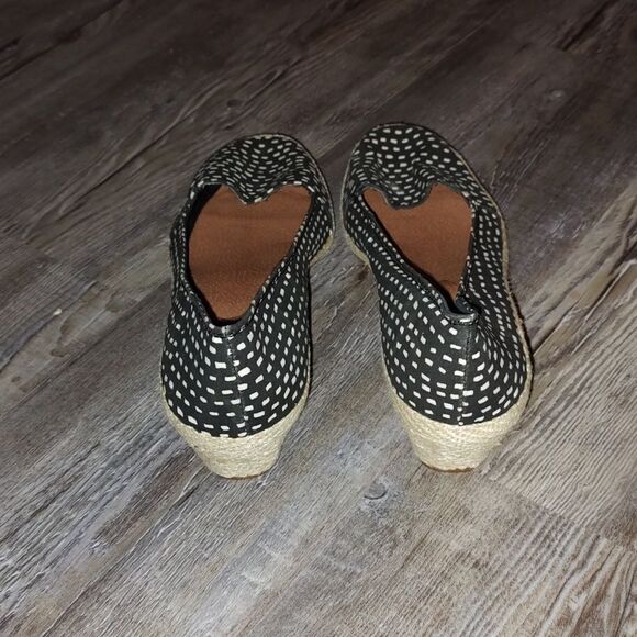 LUCKY BRAND BLACK AND WHITE WEDGES 2" HEEL WOMEN'S SIZE 9.5 NWOT - Picture 4 of 6